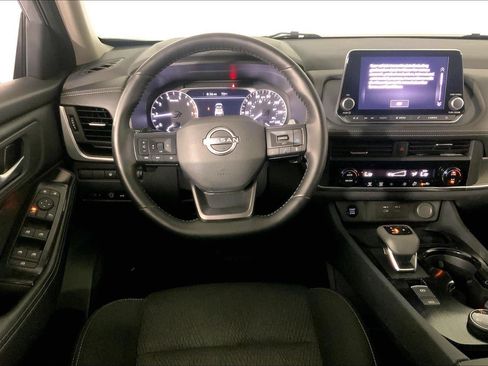 Used 2025 Nissan Rogue SV AWD/4WD image 5