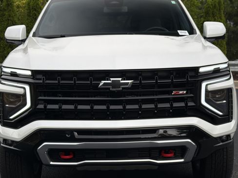 Used 2025 Chevrolet Tahoe Z71 w/ Comfort Package AWD/4WD image 18