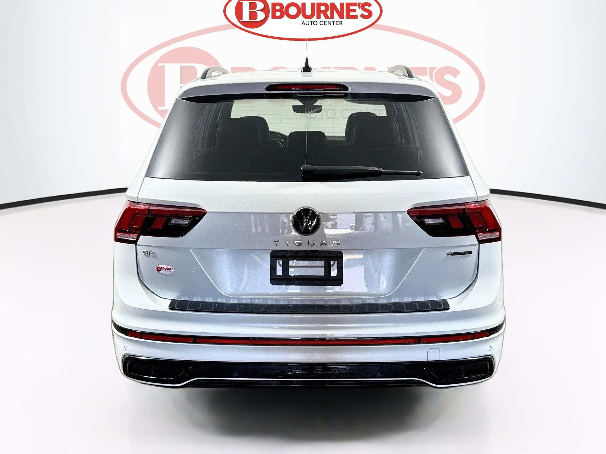 Used 2023 Volkswagen Tiguan SE R-Line AWD/4WD image 10