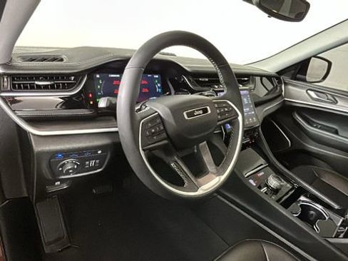 Used 2023 Jeep Grand Cherokee 4WD 4xe image 14