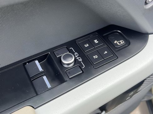 Used 2023 Land Rover Defender 90 X-Dynamic SE image 14