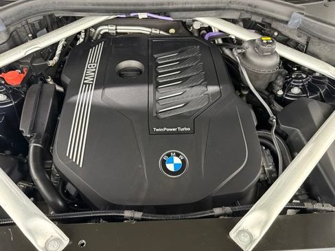 Used 2022 BMW X5 xDrive40i w/ M Sport Package AWD/4WD image 43