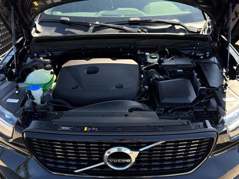 Used 2021 Volvo XC40 T5 R-Design w/ Climate Package image 29