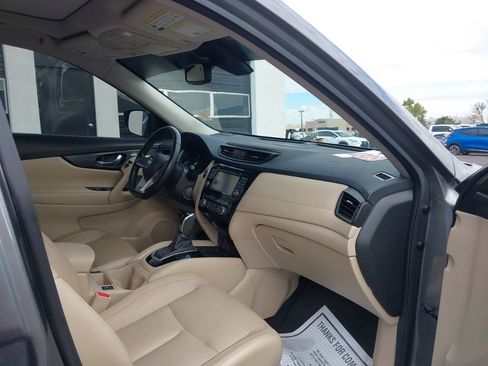 Used 2017 Nissan Rogue SL w/ SL Premium Package FWD image 28