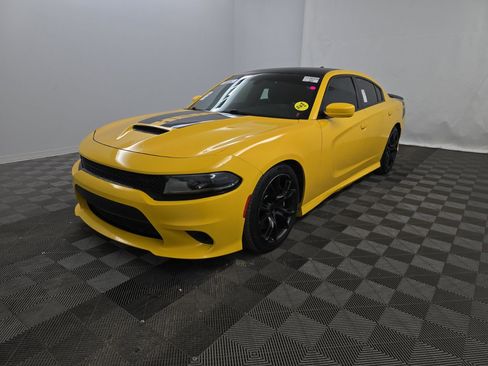 Used 2017 Dodge Charger R/T image 1