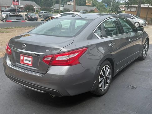 Used 2016 Nissan Altima 2.5 SV image 7