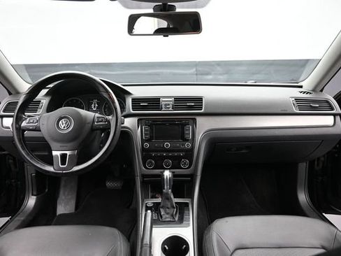 Used 2015 Volkswagen Passat 1.8T Sport FWD image 31