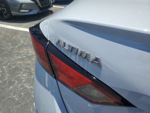 Certified 2025 Nissan Altima 2.5 SR w/ SR Premium Package FWD image 7