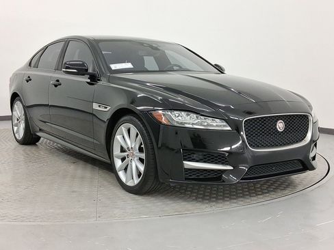 Used 2017 Jaguar XF R-Sport image 7