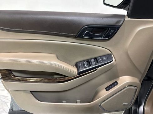 Used 2020 GMC Yukon XL SLT w/ Open Road Package RWD image 11