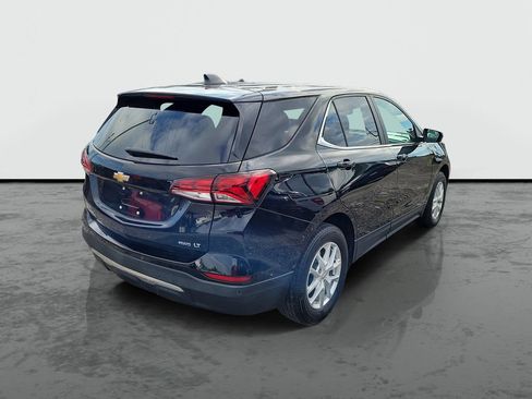 Used 2023 Chevrolet Equinox LT w/ Driver Convenience Package AWD/4WD image 2