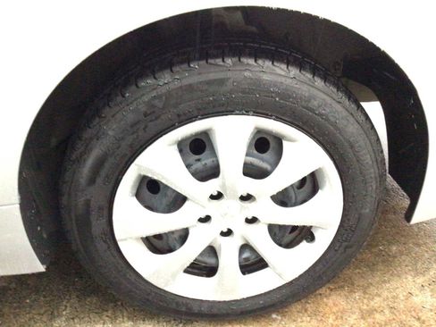 Used 2024 Toyota Corolla LE FWD image 10