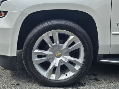 Used 2019 Chevrolet Tahoe Premier AWD/4WD image 17