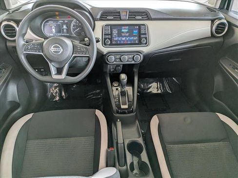 Used 2021 Nissan Versa SV FWD image 16