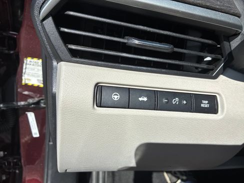 Certified 2024 Nissan Altima 2.5 SV w/ SV Premium Package AWD/4WD image 26