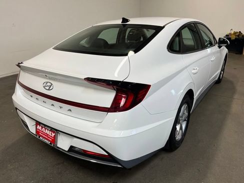 Used 2023 Hyundai Sonata SE FWD image 3