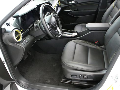 Used 2024 Chevrolet Trax ACTIV w/ Driver Confidence Package FWD image 26
