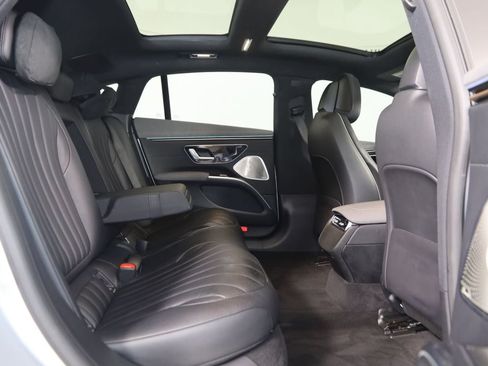 Used 2022 Mercedes-Benz EQS 450+ Sedan image 18