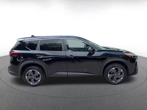 Used 2025 Nissan Rogue SV FWD image 16
