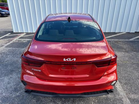 Used 2022 Kia Forte LXS w/ LXS Technology Package FWD image 6
