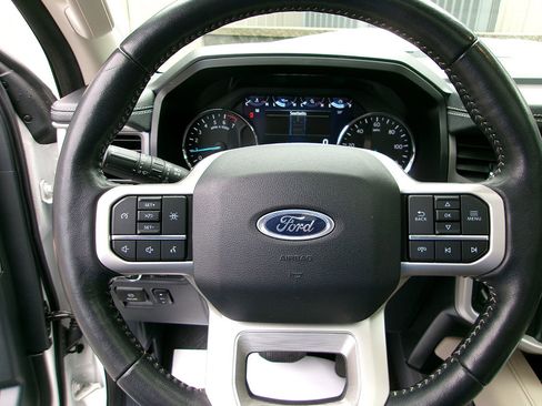 Used 2022 Ford Expedition XLT AWD/4WD image 22