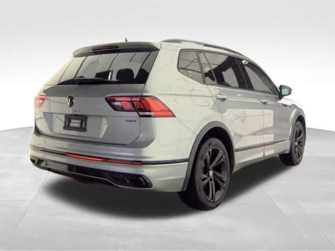 Used 2023 Volkswagen Tiguan SE R-Line AWD/4WD image 5
