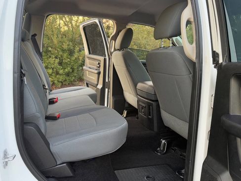Used 2015 RAM 1500 Express image 28