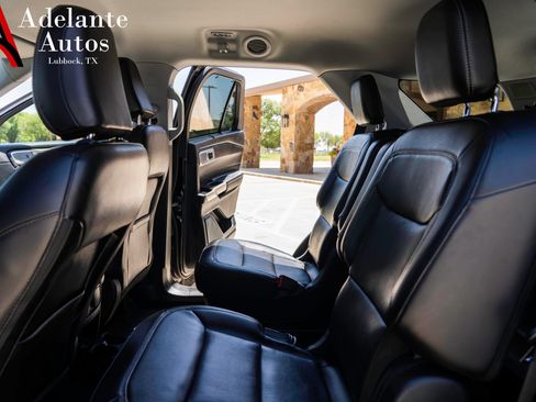 Used 2023 Ford Explorer Limited w/ Equipment Group 301A RWD image 8
