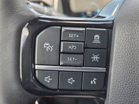 Used 2023 Ford F150 Lightning Platinum AWD/4WD image 21