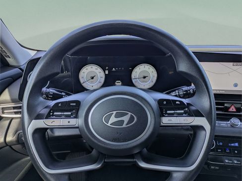 Used 2024 Hyundai Elantra SEL FWD image 25