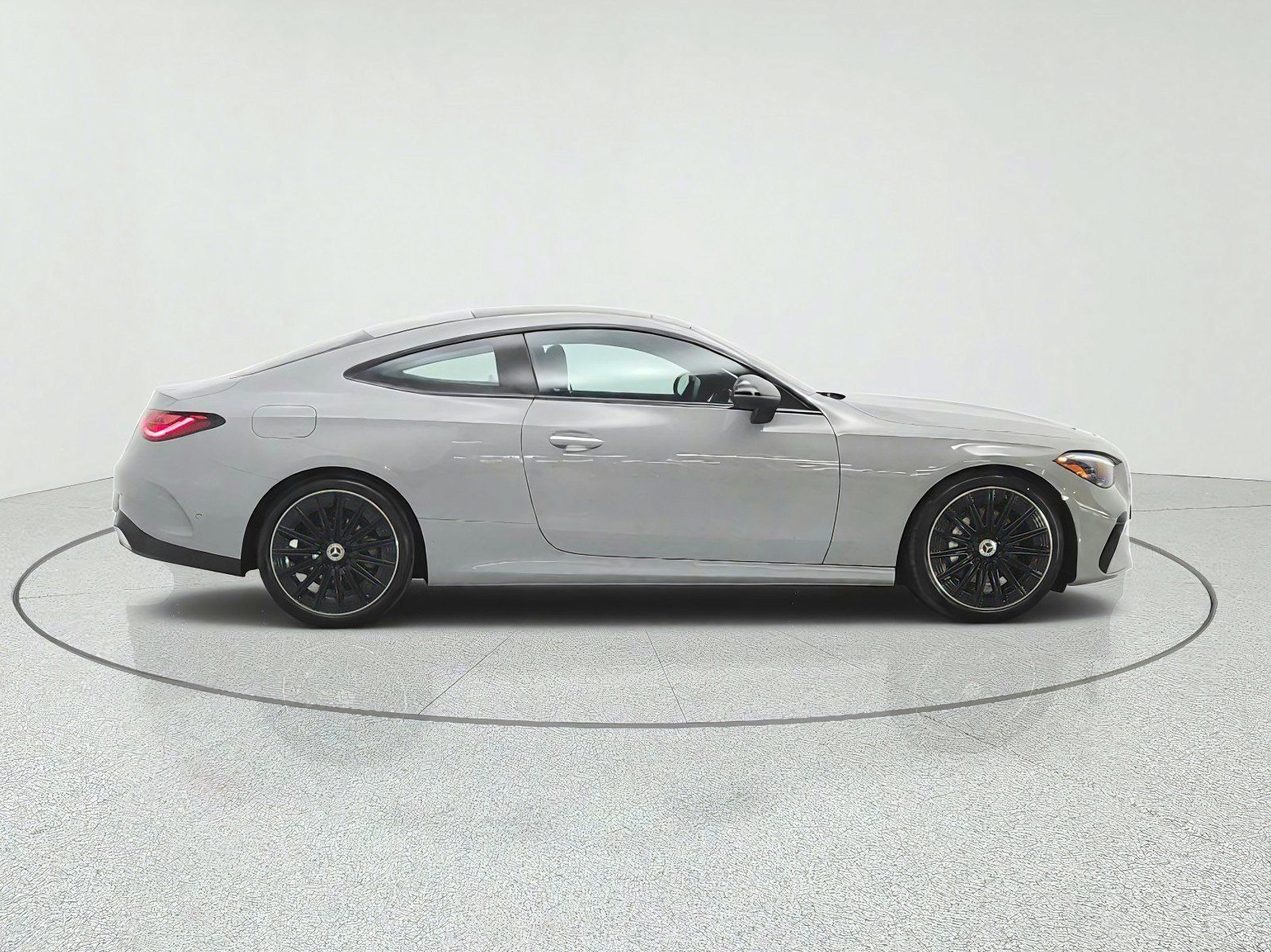 Used 2026 Mercedes-Benz CLE 300 4MATIC Coupe w/ AMG Line image 4