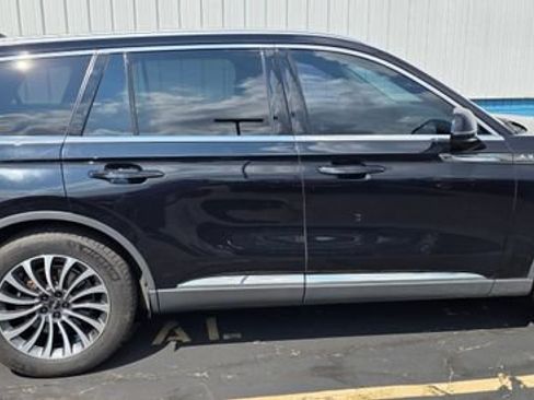 Used 2021 Lincoln Aviator Reserve w/ Class IV Trailer Tow Package AWD/4WD image 3