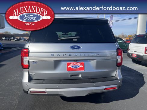 Used 2024 Ford Expedition XLT image 6