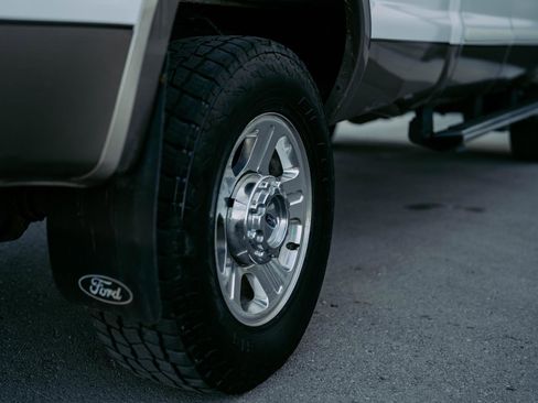 Used 2005 Ford F350 Lariat image 8