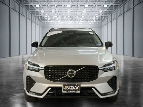 Used 2025 Volvo XC60 B5 Plus AWD/4WD image 8