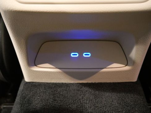 Used 2023 Mercedes-Benz GLC 300 4MATIC image 33