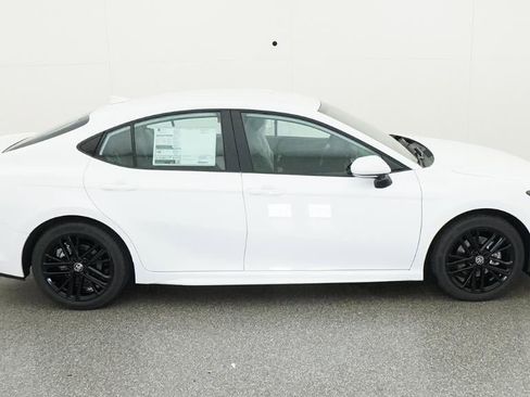 New 2026 Toyota Camry SE image 11