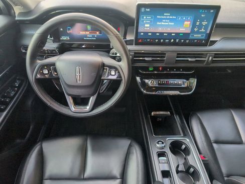 Used 2023 Lincoln Corsair FWD image 28