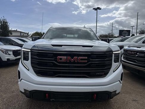 Used 2024 GMC Sierra 1500 AT4 w/ Technology Package image 2