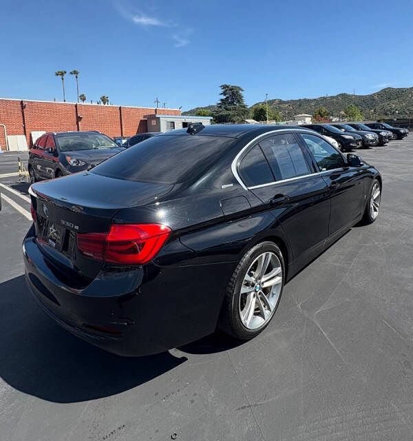 Used 2017 BMW 330e RWD image 10