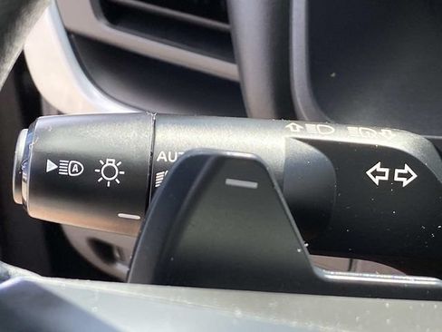 Used 2024 Nissan Rogue S AWD/4WD image 17