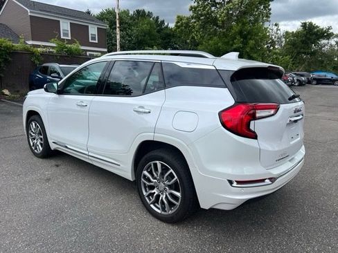 Used 2024 GMC Terrain Denali w/ Denali Premium Package AWD/4WD image 11