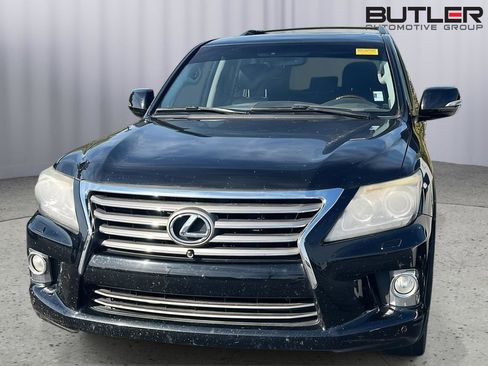 Used 2013 Lexus LX 570 4WD w/ Luxury Pkg image 3