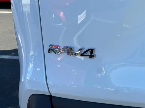Used 2021 Toyota RAV4 XLE w/ XLE Grade Weather Package AWD/4WD image 48