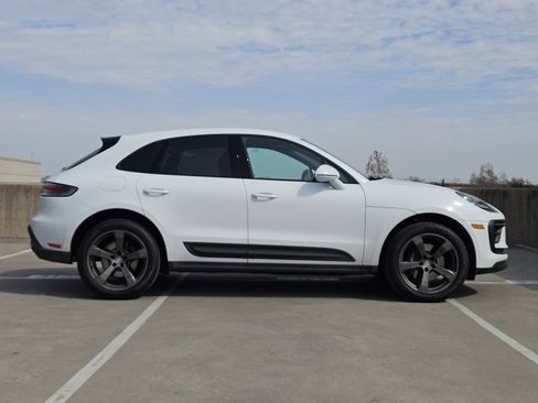 Certified 2025 Porsche Macan image 9