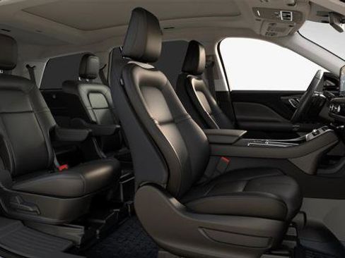 New 2026 Lincoln Aviator Premiere image 6