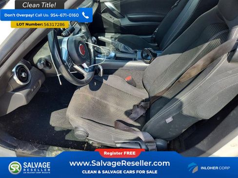 Used 2018 FIAT 124 Spider Classica RWD image 9
