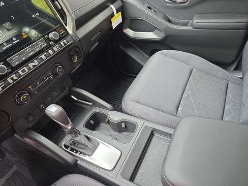 New 2026 Nissan Frontier SV w/ Tow Package image 22