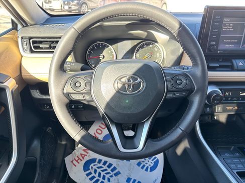 Used 2022 Toyota RAV4 XLE image 16
