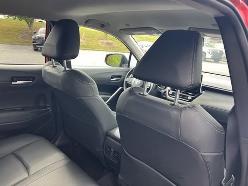 Used 2025 Toyota Corolla Cross XLE image 22